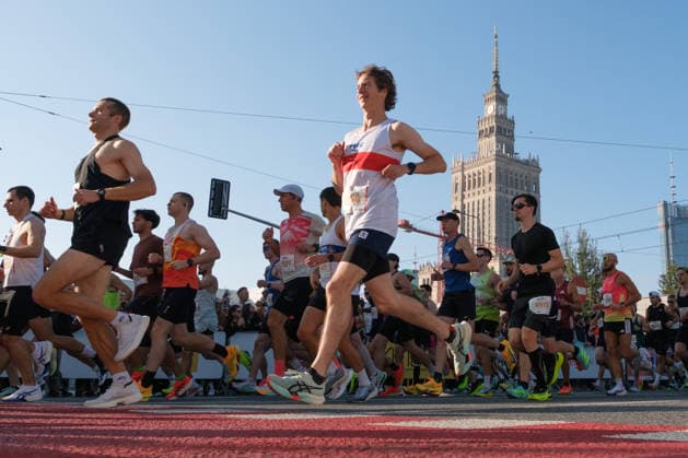 September 27, 2026, Warsaw, Masovian Voivodeship, Poland: Athletes run on Warsaw s streets during the 48th Warsaw Marathon. The race has been awarded the World Athletics Elite Label for the first time in its history and is part of the European Marathon Classics (EMC) series of races. Warsaw Marathon 2026  - ZUMAk204 20260927_zip_k204_005 Copyright: xRomanxKozielx