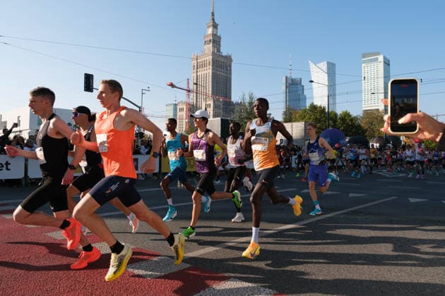 September 27, 2026, Warsaw, Masovian Voivodeship, Poland: Athletes run on Warsaw s streets during the start of the 48th Warsaw Marathon. The race has been awarded the World Athletics Elite Label for the first time in its history and is part of the European Marathon Classics (EMC) series of races. Warsaw Poland - ZUMAk204 20260927_zip_k204_001 Copyright: xRomanxKozielx
