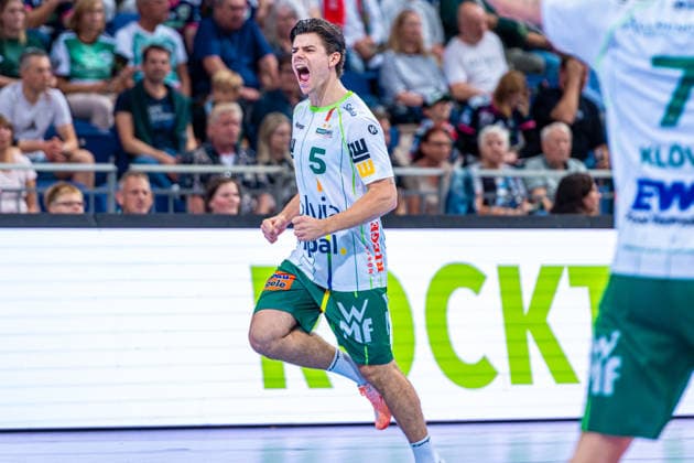 Rutger ten Velde, FRISCH AUF Göppingen, 5th from the left; TSV Hannover Burgdorf (blue) vs. FRISCH AUF Göppingen (green) on Matchday 6 of the 2026–2027 season in the Opel Handball Bundesliga, September 27, 2026, ZAG Arena Hannover, GER, Copyright: xJanxGuentherx xTSVxHannover-Burgdorfx