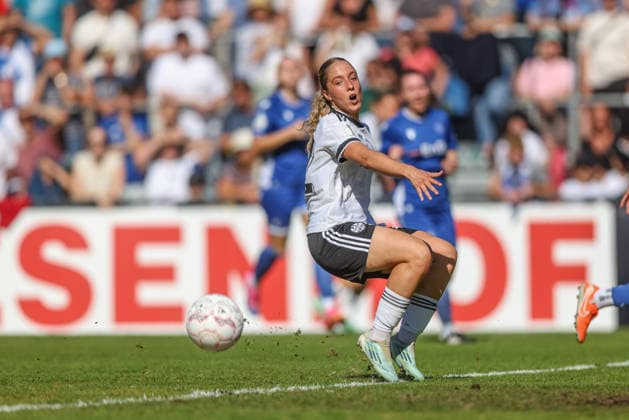 GER, Karlsruhe, Karlsruher SC vs. Eintracht Frankfurt, SC, DFB Women s Cup, Soccer, DFB, 2026–2027 Season, Badenia Stadium, Round 1: Photo of Danique Tolhoek, Eintracht Frankfurt Women’s Team, age 22, misses a scoring opportunity. DFB and DFL regulations prohibit any use of photographs as image sequences and or quasi-video. September 27, 2026 Copyright: HMBxMedia HendrikxHamelau