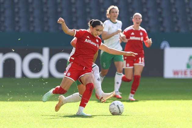 Kassandra Potsi of FC Bayern Munich and Yvonne Zielinski of Borussia Mönchengladbach in a tackle during the DFB Women’s Cup match between Borussia Mönchengladbach and FC Bayern Munich at Borussia Park on September 27, 2026, in Mönchengladbach, Germany. Photo by Oliver Kaelke, DeFodi Images. Kassandra Potsi of FC Bayern Munich and Yvonne Zielinski of Borussia Mönchengladbach battle for the ball during the DFB Women’s Cup match between Borussia Mönchengladbach and FC Bayern Munich at ista Borussia Park on September 27, 2026 in Mönchengladbach, Germany. Photo by Oliver Kaelke, DeFodi Images. DFB and DFL regulations prohibit any use of photographs as image sequences and or quasi-video. Photo by Oliver Kaelke, DeFodi Images.