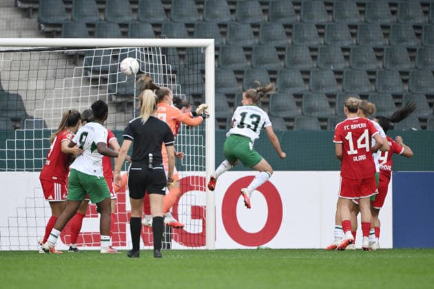 Luca Graf of Borussia Mönchengladbach (midfielder) scores the 1-0 goal with this header on September 27, 2026, in the 2026-2027 DFB Women s Cup, First Round, Borussia Mönchengladbach vs. FC Bayern Munich. DFB regulations prohibit any use of photographs as image sequences and or quasi-video. Mönchengladbach, Ista, Borussia Park, North Rhine-Westphalia, Germany Team2