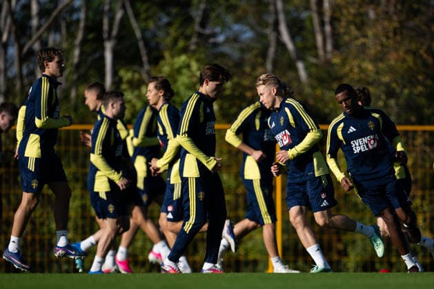 September 27, 2026: Daniel Svensson and Paulos Abraham of the Swedish men’s national soccer team at a training session on September 27, 2026 in Stockholm. Photo by Emma Wallskog, BILDBYRAN, code EW EW0711: soccer, football, fotball, Nations League, UEFA Nations League, practice, training, Sweden, Sweden A, bbeng Copyright: EMMAxWALLSKOG BB260927EW044