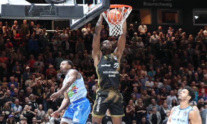 Tajh Green Dunking, Braunschweig Lions Basketball, Men s, 2026–2027 Season, easyCredit Basketball Bundesliga, Braunschweig Lions vs. Rostock Seawolves