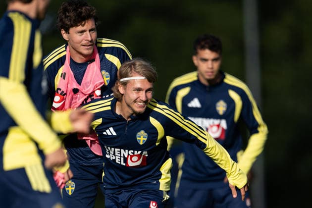 September 27, 2026: Victor Nilsson Lindelöf and Sebastian Nanasi of the Swedish men’s national soccer team at a training session on September 27, 2026 in Stockholm. Photo by Emma Wallskog, BILDBYRAN, code EW EW0711: soccer, football, fotball, Nations League, UEFA Nations League, training, Sweden, Sweden A, bbeng Copyright: EMMAxWALLSKOG BB260927EW050