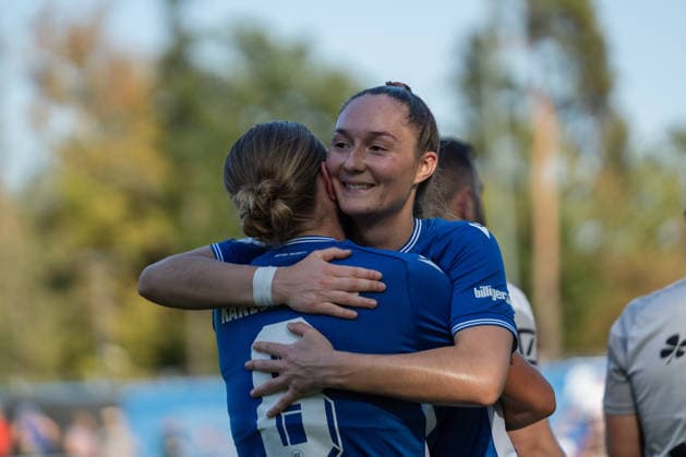 September 27, 2026, xjyhynx, Women s DFB Cup First Round, Karlsruher SC vs. Eintracht Frankfurt, from left: Mathilda Dillmann 8, Karlsruher SC hugs Jule Hartmann 11, Karlsruher SC, Karlsruhe