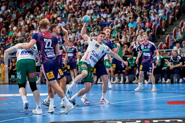 Oskar Neudeck, FRISCH AUF Göppingen 2; Marian Michalczik, TSV Hannover Burgdorf, DIE RECKEN 22; Daniel Weber, TSV Hannover Burgdorf, DIE RECKEN 58; TSV Hannover Burgdorf vs. FRISCH AUF Göppingen, Handball Bundesliga, HBL, 2026–2027 season, September 27, 2026 Press photo by Jan Frederic Helbig TSV Hannover Burgdorf vs. FRISCH AUF Goeppingen, Handball Bundesliga, HBL, ZAG Arena, Opel Handball Bundesliga, 2026–2027 season, September 27, 2026, Hannover Copyright: xEibner-Pressefoto Jan-FredericxHx EP_JHG