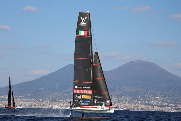 Team Luna Rossa vs Emirates Team New Zealand final the preliminary regatta fleet races of the Louis Vuitton 38th America s Cup, Naples, Italy, September 27, 2026  Copyright: xAlessandroxGarofalox xLaPressex