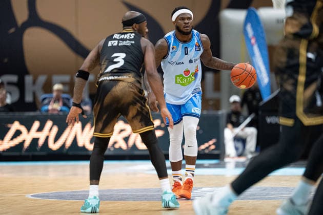 TJ Crockett Jr. No. 0, Rostock Seawolves vs. DeJour Reaves No. 3, Basketball, Löwen Braunschweig (GER), Basketball, Löwen Braunschweig vs. Rostock Seawolves, Basketball, easyCredit BBL, Week 3, 2026–27 Season, September 27, 2026 GER, Basketball Löwen Braunschweig vs. Rostock Seawolves, Basketball, easyCredit BBL, Week 3, 2026–27 Season, September 27, 2026 Braunschweig Copyright: xEibner-Pressefoto DanielxREINELTx EP_DRT