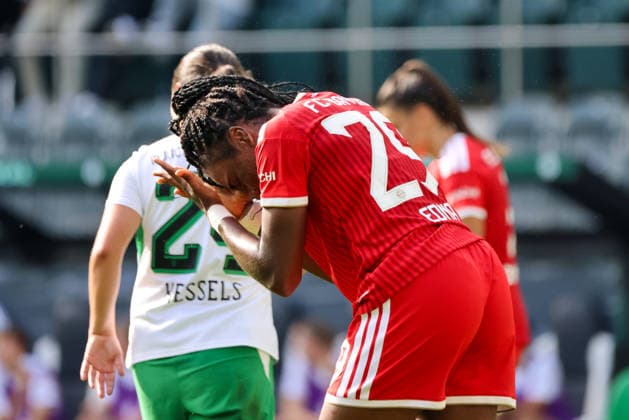 Mönchengladbach, Germany, September 27, 2026 DFB Women s Cup: Borussia Mönchengladbach Women vs. FC Bayern Women. Pictured: Edna Image; FCB player throws her hands up in frustration. Copyright: HMBxMedia MadeleinexFantini