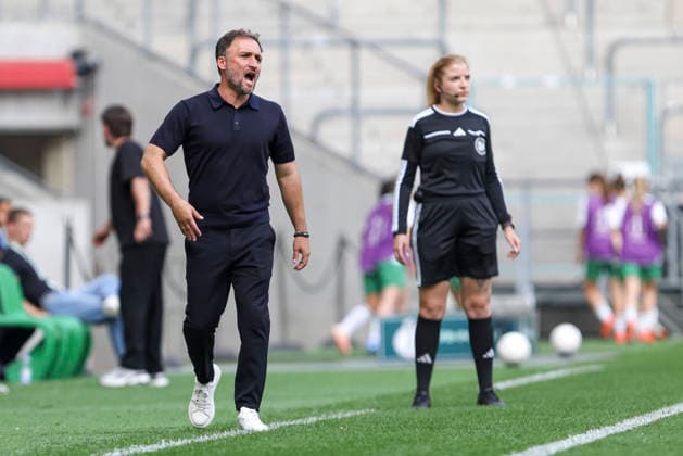 FC Bayern Munich coach Jose Barcala gestures during the DFB Women s Cup match between Borussia Mönchengladbach and FC Bayern Munich at ista Borussia Park on September 27, 2026, in Mönchengladbach, Germany Photo by Oliver Kaelke, DeFodi Images Coach Jose Barcala of FC Bayern Munich gestures during the DFB Women’s Cup match between Borussia Mönchengladbach and FC Bayern Munich at Borussia Park on September 27, 2026 in Mönchengladbach, Germany Photo by Oliver Kaelke, DeFodi Images DFB and DFL regulations prohibit any use of photographs as image sequences and or quasi-video Photo by Oliver Kaelke, DeFodi Images