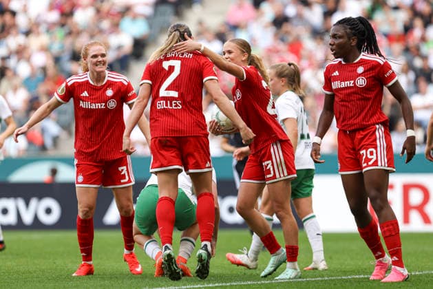 Vanessa Gilles of FC Bayern Munich celebrates the goal with her teammates after the score was tied at 1–1 during the DFB Women’s Cup match between Borussia Mönchengladbach and FC Bayern Munich at Borussia Park on September 27, 2026, in Mönchengladbach, Germany. Photo by Oliver Kaelke, DeFodi Images. Vanessa Gilles of FC Bayern Munich celebrates after scoring her team’s first goal with her teammates during the DFB Women’s Cup match between Borussia Mönchengladbach and FC Bayern Munich at ista Borussia Park on September 27, 2026 in Mönchengladbach, Germany. Photo by Oliver Kaelke, DeFodi Images. DFB and DFL regulations prohibit any use of photographs as image sequences and or quasi-video. Photo by Oliver Kaelke, DeFodi Images.