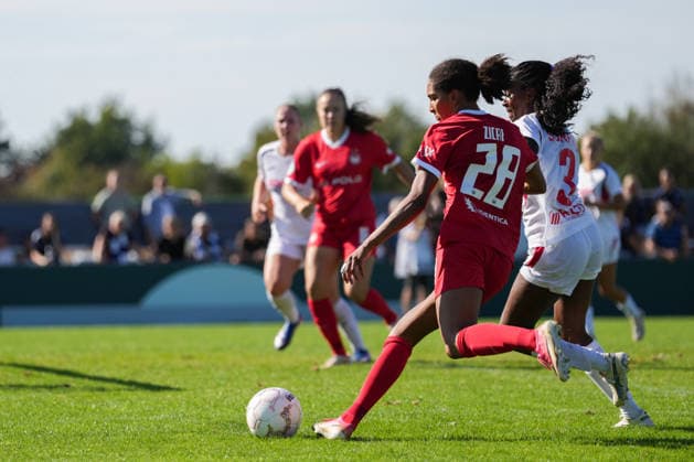DFB Women s Cup: SC Sand vs. VfL Wolfsburg, September 27, 2026; Head-to-head matchup between Chelsea Surpris (SC Sand, No. 3) and Cora Zicai (VfL Wolfsburg, No. 28); DFB Women s Cup: SC Sand vs. VfL Wolfsburg, Adams Arena, September 27, 2026 DFB DFL REGULATIONS PROHIBIT ANY USE OF PHOTOGRAPHS AS IMAGE SEQUENCES AND OR QUASI-VIDEO Copyright: xBEAUTIFULxSPORTS Boscox