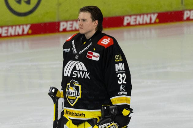 Krefeld, Germany, September 27, 2026 PENNY DEL 2026–2027 Game 4: Krefeld Penguins vs. Schwenninger Wild Wings Pictured: Goaltender Juha Jatkola, Krefeld YAYLA ARENA, North Rhine-Westphalia Copyright: xFotostandx xGoertzx