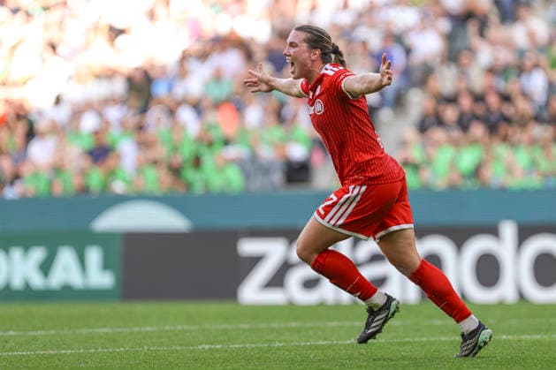 Vanessa Gilles of FC Bayern Munich celebrates her goal, making the score 1-2, during the DFB Women s Cup match between Borussia Mönchengladbach and FC Bayern Munich at Borussia Park in Mönchengladbach on September 27, 2026, Germany. Photo by Oliver Kaelke, DeFodi Images. Vanessa Gilles of FC Bayern Munich celebrates after scoring her team’s second goal during the DFB Women’s Cup match between Borussia Mönchengladbach and FC Bayern Munich at Borussia Park on September 27, 2026 in Mönchengladbach, Germany. Photo by Oliver Kaelke, DeFodi Images. DFB and DFL regulations prohibit any use of photographs as image sequences and or quasi-video. Photo by Oliver Kaelke, DeFodi Images.