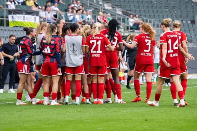 There is a huge sense of relief among the Munich players after the goal that made the score 2–1. Borussia Mönchengladbach vs. FC Bayern Munich, Soccer, DFB Women’s Cup, First Round, 2026–2027 Season, September 27, 2026 DFL DFB regulations prohibit any use of photographs as image sequences and or quasi-video Borussia Mönchengladbach vs. FC Bayern Munich, Soccer, DFB Women’s Cup, First Round, 2026–2027 Season, September 27, 2026, Mönchengladbach Copyright: xEibner-Pressefoto ThomasxHaeslerx EP_THR