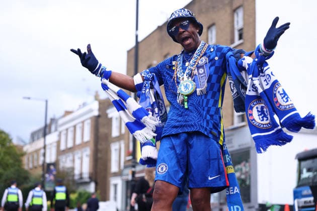 London, England, 27th September 2026. Chelsea Super fan known as Basil before the Chelsea Women vs Arsenal Women Barclays Women s Super League match at Stamford Bridge, London. Picture credit should read: Paul Terry Sportimage EDITORIAL USE ONLY. No use with unauthorised audio, video, data, fixture lists, club league logos or live services. Online in-match use limited to 120 images, no video emulation. No use in betting, games or single club league player publications. SPI_003_PT_Chelsea_W_Arsenal_W SPI-5022-0003