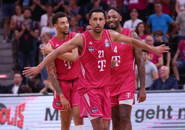 V l Alijah Comithier Bonn, Joel Aminu Bonn, and Jeff Garrett Bonn, Bonn, Germany, September 27, 2026, Basketball Bundesliga, Matchday 3, Telekom Baskets Bonn vs. Syntainics MBC