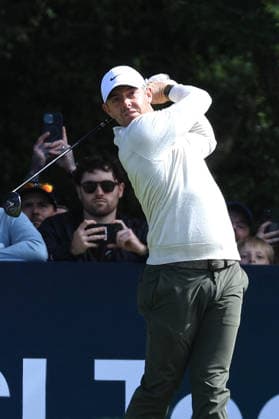 RECORD DATE NOT STATED 20th September 2026; Wentworth Golf Club, Virginia Water, Surrey, England; DP World Tour Golf, BMW PGA, Golf Herren Championship, Final Day; Rory McIlroy of Northern Ireland hits his drive off the tee at the 6th hole JeremyxGowers-Cromie