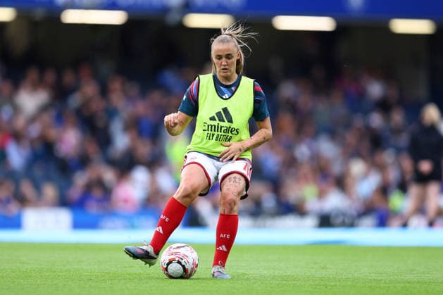 London, England, 27th September 2026. Georgia Stanway of Arsenal warms up before the Chelsea Women vs Arsenal Women Barclays Women s Super League match at Stamford Bridge, London. Picture credit should read: Paul Terry Sportimage EDITORIAL USE ONLY. No use with unauthorised audio, video, data, fixture lists, club league logos or live services. Online in-match use limited to 120 images, no video emulation. No use in betting, games or single club league player publications. SPI_005_PT_Chelsea_W_Arsenal_W SPI-5022-0005