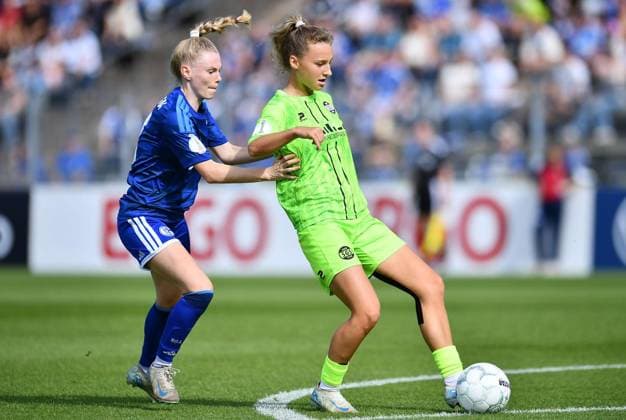 Schalke 04 vs. SGS Essen ** FOR EDITORIAL USE ONLY ** EDITORIAL USE ONLY ** Women s Soccer, DFB Cup, 1st Round: Schalke 04 vs. SGS Essen on September 27, 2026, at Parkstadion in Gelsenkirchen. Jolina Opladen (Schalke 04), on the left, Jule Schnieder (SGS Essen); on the right, Germany, North Rhine-Westphalia, Gelsenkirchen. Copyright ThorstenxTillmann Copyright: ThorstenxTillmann doc87sa84lht1us7ad6hhv ,EDITORIAL USE ONLY Copyright: ThorstenxTillmann