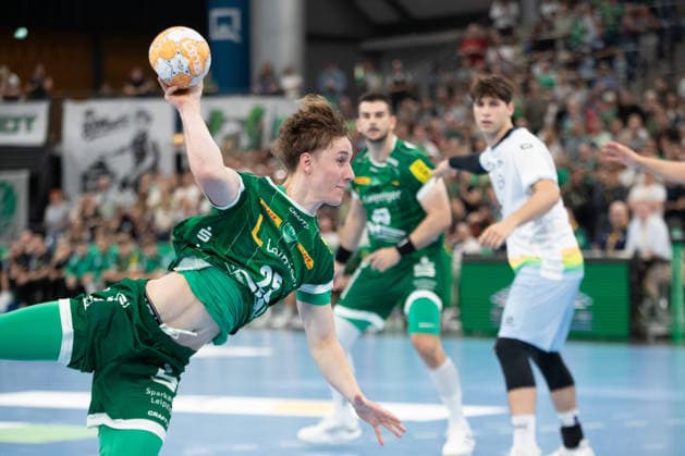 Handball, HBL2: SC DHfK Leipzig vs. TSV Bayer Dormagen, September 27, 2026; Caspar Gauer 25, SC DHfK Leipzig taking a shot; Handball, 2nd Bundesliga, 2026–2027 season, Matchday 5: SC DHfK Leipzig vs. TSV Bayer Dormagen on September 27, 2026, at the Quarterback Immobilien Arena in Leipzig Copyright: xBEAUTIFULxSPORTS JanxKaeferx