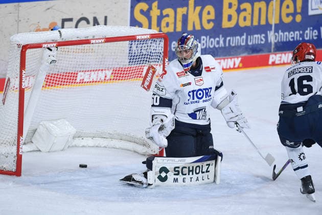 Ice Hockey: DEL Matchday 4—Krefeld Pinguine vs. Schwenninger Wild Wings on September 27, 2026, at the Yayla Arena in Krefeld X In accordance with the guidelines of the DEL (German Ice Hockey League), the publication and further use of the footage in electronic media and on devices of any kind during the game in progress is not permitted xRx