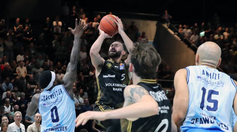 Devin Askew, Basketball Loewen Braunschweig, Men s Basketball, 2026–2027 Season, easyCredit Basketball Bundesliga, Basketball Loewen Braunschweig vs. Rostock Seawolves, 83–82