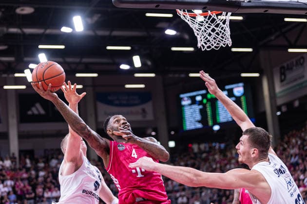 easyCredit Basketball Bundesliga, Telekom Baskets Bonn vs. Syntainics MBC, September 27, 2026 Jeff Garrett Telekom Baskets Bonn 4 with the long arm easyCredit Basketball Bundesliga, Telekom Baskets Bonn vs. Syntainics MBC, September 27, 2026, Telekom Dome Bonn Copyright: xBEAUTIFULxSPORTS Derixx