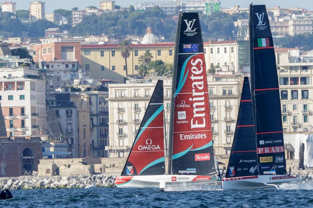 THE LOUIS VUITTON 38TH AMERICA™S CUP PRELIMINARY REGATTA, NAPLES Luna Rossa team and Emirates team New Zealand competes on the Mach race for the 38th Louis Vuitton America™s Cup in the Gulf of Naples, Campania, Italy, on September 27, 2026. The Naples preliminary regatta gives the competing teams their first opportunity to test their AC40 one-design yachts ahead of the 38th America™s Cup, which will be held in Naples in 2027. _BPH7996 Copyright: xAntonioxBalascox