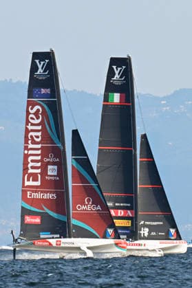 September 27, 2026, Naples, Italy: Boats compete in the final match race during the 38th America s Cup Preliminary Regatta Naples in the Bay of Naples, Italy, 27 September 2026. ANSA CIRO FUSCO. 38th America s Cup Preliminary Regatta Naples - Italy  - ZUMAa110 20260927_zaf_a110_014 Copyright: xCiroxFuscox
