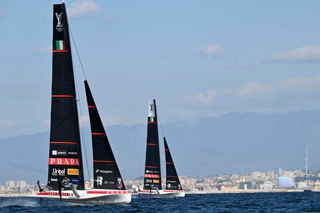 September 27, 2026, Napoli: Boats compete in a race during the 38th America s Cup Preliminary Regatta Naples in the Bay of Naples, Italy, 27 September 2026. ANSA CIRO FUSCO. 38th America s Cup Preliminary Regatta Naples - Italy  - ZUMAa110 20260927_zaf_a110_016 Copyright: xCiroxFuscox