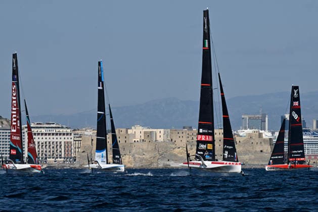 September 27, 2026, Napoli: Boats compete in a race during the 38th America s Cup Preliminary Regatta Naples in the Bay of Naples, Italy, 27 September 2026. ANSA CIRO FUSCO. 38th America s Cup Preliminary Regatta Naples - Italy  - ZUMAa110 20260927_zaf_a110_019 Copyright: xCiroxFuscox