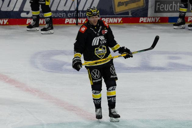 Krefeld, Germany, September 27, 2026 PENNY DEL 2026–2027 Game 4: Krefeld Pinguine vs. Schwenninger Wild Wings Pictured: Marcel Müller Mueller, Krefeld, YAYLA ARENA, North Rhine-Westphalia Copyright: xFotostandx xGoertzx