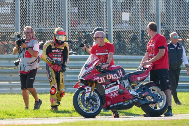 WorldSBK - EICMA Italian Round - Sunday Nicolo Bulega of Italy rides a Ducati Panigale V4R ( 11) for Aruba.it Racing - Ducati to celebrate the championship victory during the 10th round of WorldSBK - EICMA Italian round at the Cremona Circuit Angelo Bergamonti in San Martino del Lago, Italy, on September 27, 2026. San Martino del Lago Italy Italy  Copyright: xLucaxRossinix originalFilename:rossini-worldsbk260927_npNeJ.jpg