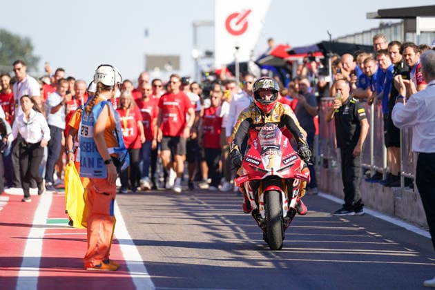 WorldSBK - EICMA Italian Round - Sunday Nicolo Bulega of Italy rides his 11 Aruba.it Racing - Ducati Panigale V4R at the Cremona Circuit Angelo Bergamonti in San Martino del Lago, Italy, on September 27, 2026, following his championship victory during the 10th round of WorldSBK. San Martino del Lago Italy Italy  Copyright: xLucaxRossinix originalFilename:rossini-worldsbk260927_npNyi.jpg