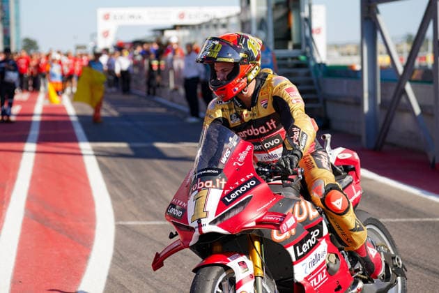 WorldSBK - EICMA Italian Round - Sunday Nicolo Bulega of Italy rides his 11 Aruba.it Racing - Ducati Panigale V4R at the Cremona Circuit Angelo Bergamonti in San Martino del Lago, Italy, on September 27, 2026, following his championship victory during the 10th round of WorldSBK. San Martino del Lago Italy Italy  Copyright: xLucaxRossinix originalFilename:rossini-worldsbk260927_npOps.jpg