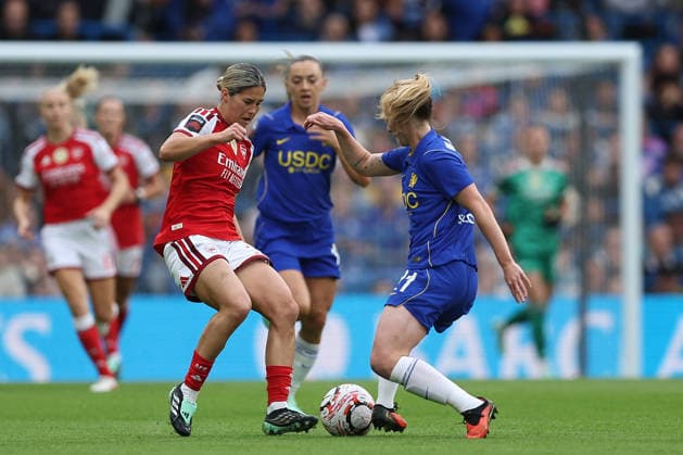 RECORD DATE NOT STATED 27th September 2026; Stamford Bridge, London, England; Womens Super League Football, Chelsea versus Arsenal; Kyra Cooney-Cross of Arsenal challenged by Keira Walsh of Chelsea KatiexChan