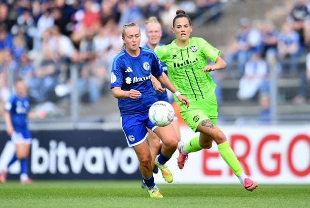 Schalke 04 vs. SGS Essen ** FOR EDITORIAL PURPOSES ONLY ** EDITORIAL USE ONLY ** Women s soccer, DFB Cup, 1st round: Schalke 04 vs. SGS Essen on September 27, 2026, at the Parkstadion in Gelsenkirchen. Nele Schmidt (Schalke 04) in the foreground; Vanessza Nagy (SGS Essen) in the background. Germany, North Rhine-Westphalia, Gelsenkirchen. Copyright ThorstenxTillmann Copyright: ThorstenxTillmann doc87sb3kh92ityxw53du7 ,EDITORIAL USE ONLY Copyright: ThorstenxTillmann