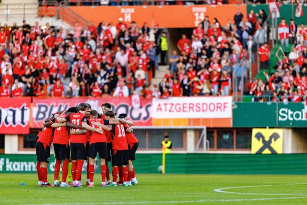 VIENNA, AUSTRIA - 27 SEPTEMBER 2026: Image shows team huddle Austria during UEFA Nations League 2026 27 League B, Group B3, Matchday 2: Austria vs Kosovo at Ernst-Happel-Stadion on 27 09 2026 in Vienna, Austria. Austria Copyright: xFröhlichxPascalx
