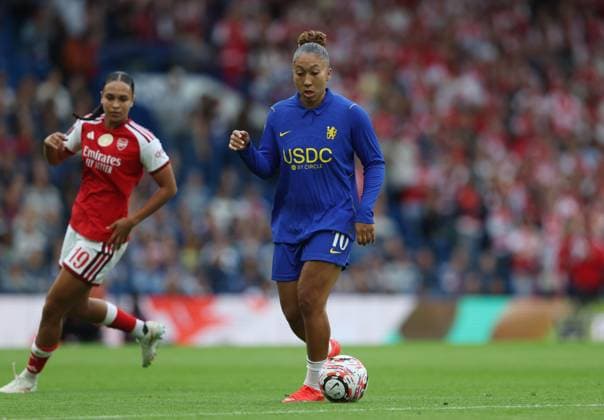 Women’s Super League - Chelsea Women v Arsenal Women LONDON, ENGLAND, SEPTEMBER 27: Lauren James of Chelsea Women on the ball during The Women’s Super League match between Chelsea Women v Arsenal Women at Stamford Bridge Stadium, London, England, on September 27. (Photo by Daniel Weir) London Stamford Bridge Stadium England Copyright: xDanielxWeir SportsxPressxPhotox Sportspressphoto_SPR241153