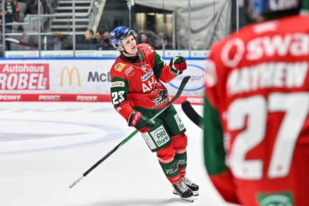 Penny DEL: Augsburger Panther vs. Kölner Haie, September 27, 2026, AUGSBURG, GERMANY, September 27: The Panthers celebrate after Jimmy LAMBERT (No. 23, Augsburger Panther) scores to tie the game at 3–3 during the Penny DEL match between the Augsburger Panther and the Kölner Haie on Matchday 4 at Curt Frenzel Stadium Copyright: xBEAUTIFULxSPORTS Goldbergx