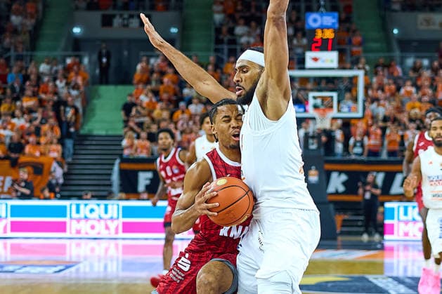 Armel Traore (Ratiopharm Ulm), 07, blocks Sam Griffin (Würzburg Baskets), 04 GER, Ratiopharm Ulm vs. Würzburg Baskets, Basketball, 1st Bundesliga, Matchday 3, 2026–2027 Season, September 27, 2026, GER, Ratiopharm Ulm vs. Würzburg Baskets, Basketball, 1st Bundesliga, Matchday 3, 2026–2027 season, September 27, 2026, Neu Ulm Copyright: xEibner-Pressefoto GeraldxOelze-dexStoppanyx EP_ODS
