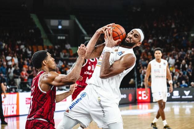 Neu Ulm, Germany, September 27, 2026 Kenny Dye of Fitness First Würzburg Baskets and Armel Traore of ratiopharm Ulm go head-to-head during the Basketball Bundesliga game between ratiopharm Ulm and Fitness First Würzburg Baskets at the ratiopharm Arena on September 27, 20262026 in Neu Ulm, Germany. Photo by Harry Langer, DeFodi Images, ratiopharm Arena, Germany, September 27, 2026: Kenny Dye of Fitness First Würzburg Baskets and Armel Traoré of ratiopharm Ulm battle for the ball during the Basketball Bundesliga match between ratiopharm Ulm and Fitness First Würzburg Baskets in Neu Ulm on September 27, 2026 at the ratiopharm Arena, Germany. Photo by Harry Langer, DeFodi Images. Photo by Harry Langer, DeFodi Images