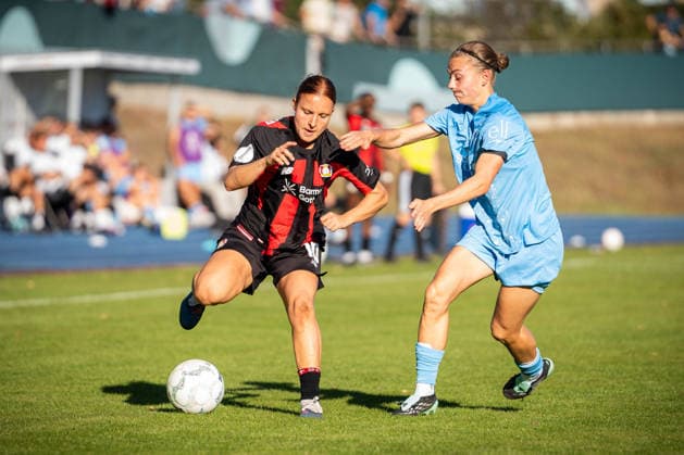 DFB Cup: FC Viktoria Berlin vs. Bayer 04 Leverkusen Berlin, September 27, 2026 DFB Women s Cup: Estrella MERINO GONZALEZ of Bayer 04 Leverkusen (No. 10) faces off against Trinity KUENZEL of Viktoria Berlin (No. 13) during the match between FC Viktoria Berlin and Bayer 04 Leverkusen at Lichterfelde Stadium on September 2, 2026 in Berlin, Germany Copyright: xBEAUTIFULxSPORTS Kuehnx