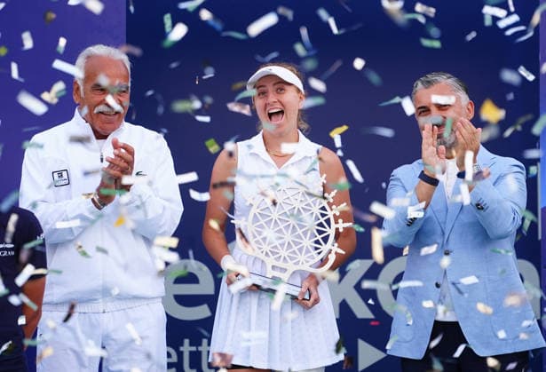 Ankara Open WTA, Tennis Damen 125 Tennis Tournament ANKARA, TURKIYE - SEPTEMBER 27: Turkish tennis player Berfu Cengiz celebrates with the championship trophy after defeating her Serbian opponent Teodora Kostovic 2-1 (2-6, 6-4, 7-5) in the singles final of the Ankara Open WTA 125 tennis tournament hosted by Topspin Tennis Academy Bilkent in Ankara, Turkiye, on September 27, 2026. Evrim Aydin Anadolu Ankara Turkey. Editorial use only. Please get in touch for any other usage.  Copyright: x2026xAnadoluxEvrimxAydinx