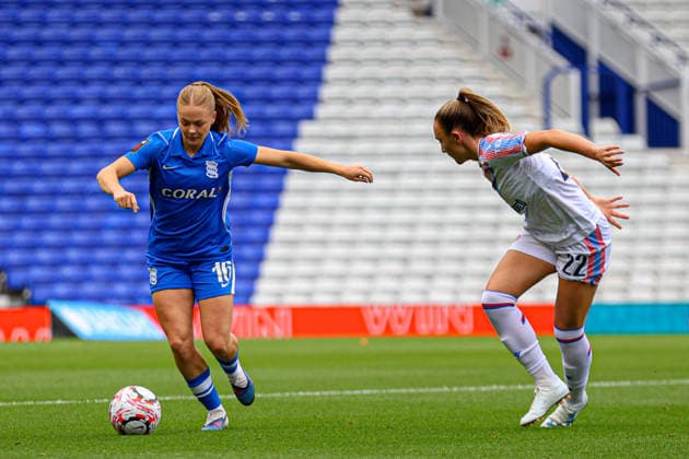 BIRMINGHAM, ENGLAND - September 27: Lily Crosthwaite of Birmingham City on the ball during the Barclays Womens Super League football match between Birmingham City and Crystal Palace at St Andrews @ Knighthead Park on September 27, 2026 in Birmingham, England. (Photo by Natalie Mincher Sports Press Photo SPP) Copyright: xNataliexMincher SPPx Sportspressphoto_SPR241196