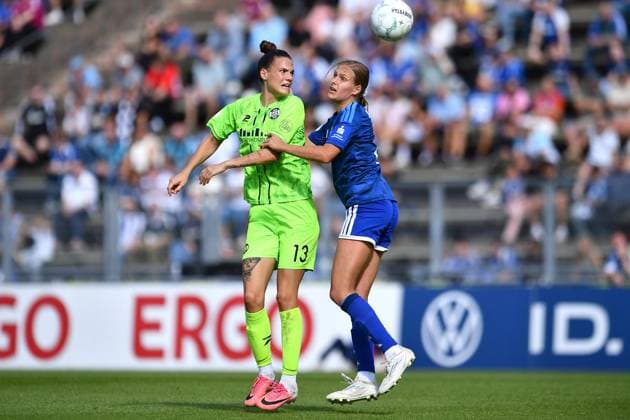 Schalke 04 vs. SGS Essen ** FOR EDITORIAL PURPOSES ONLY ** EDITORIAL USE ONLY ** Women s soccer, DFB Cup, 1st round: Schalke 04 vs. SGS Essen on September 27, 2026, at Parkstadion in Gelsenkirchen. Vanessza Nagy (SGS Essen), left; Pia Sophie Rybacki (Schalke 04), right. Germany, North Rhine-Westphalia, Gelsenkirchen. Copyright ThorstenxTillmann Copyright: ThorstenxTillmann doc87sbuciguc6m55vhh52 ,EDITORIAL USE ONLY Copyright: ThorstenxTillmann