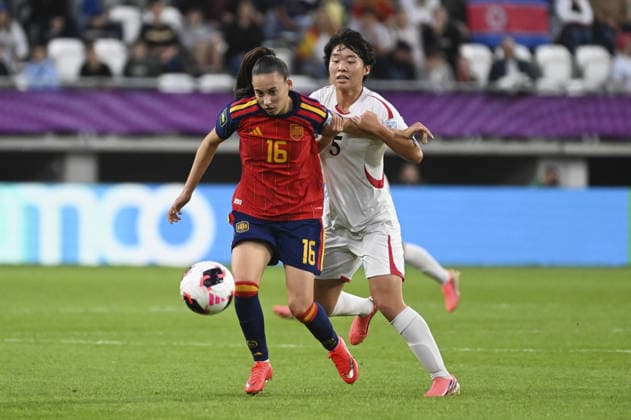 IPA89040700 - Rosalia Dominquez (ESP) and Ye Gyong Ri (PRK) during the FIFA U-20 Women s World Cup final between Spain and North Korea, held in Lodz, Poland, on September 27, 2026  Copyright: xMichalxDubiel IPAxSportx xx IPA89040700