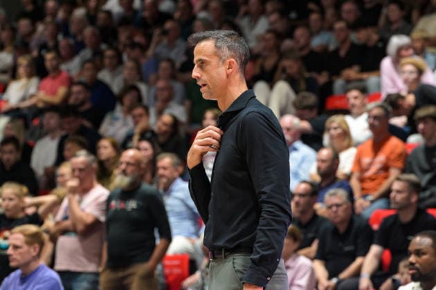 easyCredit Basketball Bundesliga, Matchday 3, Niners Chemnitz vs. Phoenix Hagen, September 27, 2026, starting at 4:30 p.m., Chemnitz, Chemnitz Arena. Pictured: Head Coach Chris Harris. easyCredit Basketball Bundesliga, Matchday 3, Niners Chemnitz vs. Phoenix Hagen, Chemnitz, Saxony, Germany Copyright: xEHLxMedia MichelxKöhlerx 20262709-Niners-Chemnitz-Phoenix-Hagen_117